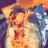 Foto tirada no(a) Bonfire Burritos por Allie em 9/21/2019