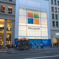 Photo taken at Microsoft Store by Ugur C. on 9/28/2015