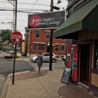 Foto scattata a James Street GastroPub &amp;amp; Speakeasy da Bill L. il 10/7/2016