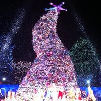 Photo taken at Wholiday Tree Lighting by Alejandro P. on 12/9/2012