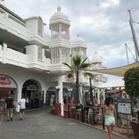 Das Foto wurde bei Puerto Marina Shopping von Csenge M. am 9/15/2018 aufgenommen