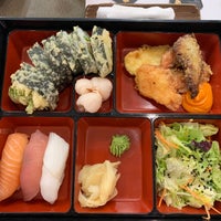 Foto tirada no(a) Miyako Sushi por K em 5/31/2021