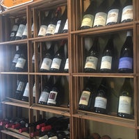 8/20/2016에 Andrea D.님이 Grand Vin Wine Shop &amp;amp; Bar에서 찍은 사진