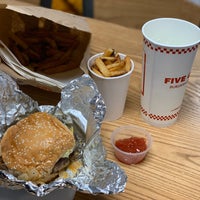Photo taken at Five Guys by Toyohiro Y. on 1/11/2020