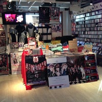 Photo taken at ZEALLINK 渋谷店 by inu m. on 11/10/2012