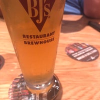 Photo taken at BJ&amp;#39;s Restaurant &amp;amp; Brewhouse by Jilly P. on 7/14/2019