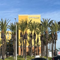 Foto scattata a Residence Inn Anaheim Resort Area/Garden Grove da Anthony L. il 12/17/2023