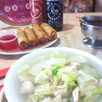Photo taken at China Food Wu&amp;#39;s by Mariana V. on 9/25/2012