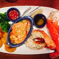 Photo taken at Red Lobster by Nivea F. on 4/26/2015