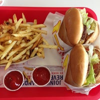 Photo taken at In-N-Out Burger by Alejandrina D. on 4/24/2013