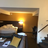 Foto scattata a Residence Inn by Marriott San Diego La Jolla da Wang il 1/29/2017