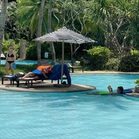 Foto diambil di Garden Pool @ Hilton Phuket Arcadia Resort &amp;amp; Spa oleh Mi B. pada 8/15/2022