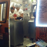 Photo taken at Food Truck ZN - Edição Lar Center by Giuliana D. on 10/30/2014