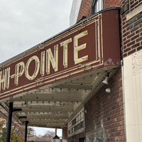 รูปภาพถ่ายที่ Hi-Pointe Theatre โดย Matthew G. เมื่อ 11/19/2023