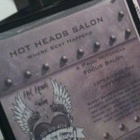 Foto tirada no(a) Hot Heads Salon por Elaine em 2/9/2013