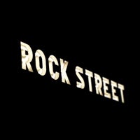 Foto tirada no(a) Rock Street por Hugo C. em 9/22/2013