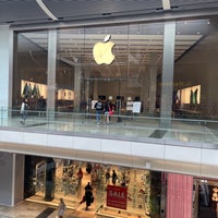 Photo taken at Apple Stratford City by Max G. on 7/6/2022