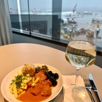 Photo taken at Austrian Airlines Business Lounge | Non-Schengen Area by Max G. on 12/2/2022