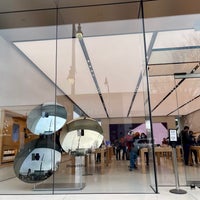 Photo taken at Apple Burlingame by Max G. on 12/8/2021