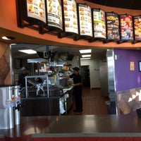 Photo taken at Taco Bell by MARIO R. on 7/10/2014
