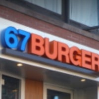 6/17/2016にScott R.が67 Burgerで撮った写真