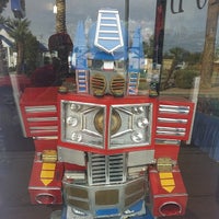 Foto tirada no(a) Rogue Toys por Rodney R. em 3/28/2014