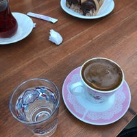 Das Foto wurde bei Kahvealtı Kafe von Pınar Ergen am 10/17/2017 aufgenommen