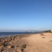 Photo taken at Пляж «Берег вблизи Пенат» by Алексей on 10/4/2021