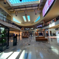 Foto tomada en Jordan Creek Town Center  por Austin W. el 9/26/2021