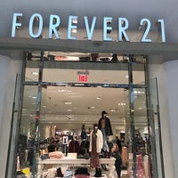 Photo taken at Forever 21 by Jacky L. on 9/25/2017