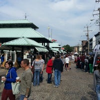 Das Foto wurde bei 17th Street Farmer&amp;#39;s Market von The Bow Tied DJ am 9/29/2012 aufgenommen