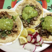 Photo taken at Tacos Al Suadero by Wilson H. on 4/7/2014