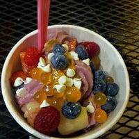 รูปภาพถ่ายที่ Chilly Billy&amp;#39;s Frozen Yogurt โดย Amber M. เมื่อ 9/29/2012