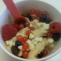 รูปภาพถ่ายที่ BerrySimple Yogurt โดย Amber M. เมื่อ 11/24/2012
