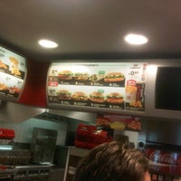 รูปภาพถ่ายที่ Burger King โดย Julien S. เมื่อ 1/30/2013