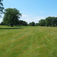 Das Foto wurde bei Fresh Meadow Golf Club von Andrew K. am 7/19/2013 aufgenommen