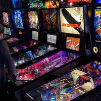 Foto diambil di The 1UP Arcade Bar - Colfax oleh Stephen W. pada 7/19/2023