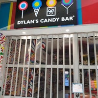 Photo taken at Dylan&amp;#39;s Candy Bar (IAH Terminal A) by Bryan A. on 8/12/2020