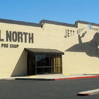 รูปภาพถ่ายที่ Jett Bowl North โดย Jett Bowl North เมื่อ 1/13/2015