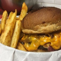 1/26/2019 tarihinde Pinar K.ziyaretçi tarafından Piper Cub Burger&amp;amp;Steak'de çekilen fotoğraf