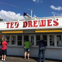 Photo taken at Ted Drewes Frozen Custard by Jeff T. on 7/11/2016