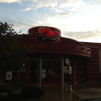 Photo taken at Red Robin Gourmet Burgers and Brews by Dave H. on 8/13/2013