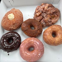 Photo taken at Rise Doughnuts by Lizzy P. on 10/2/2022