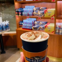Photo taken at Ghirardelli Chocolate Marketplace by Ali on 12/2/2023