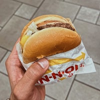 Photo taken at In-N-Out Burger by ѕ_∂нєαи ☕️📸 on 9/14/2023