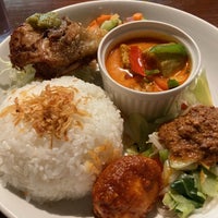 Photo taken at Indonesian Restaurant Cabe by Takahiro M. on 2/3/2023