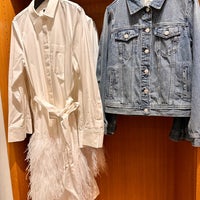 Photo taken at J.Crew by Starlight P. on 3/30/2023