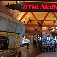 2/9/2015 tarihinde Iron Skillet Restaurantziyaretçi tarafından Iron Skillet Restaurant'de çekilen fotoğraf