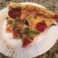 10/6/2016にDarren R.がIrving Street Pizzaで撮った写真