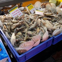 Photo taken at Leeds Kirkgate Market by John Yoichi on 10/14/2023
